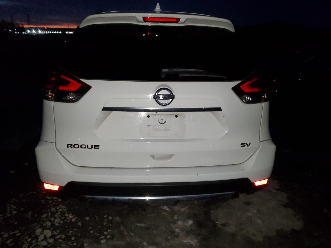 2017 NISSAN ROGUE SV - Фото 6
