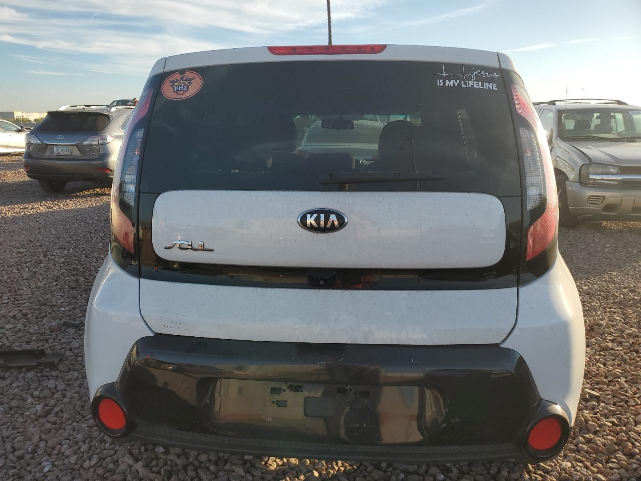 2016 KIA SOUL + - Image 6