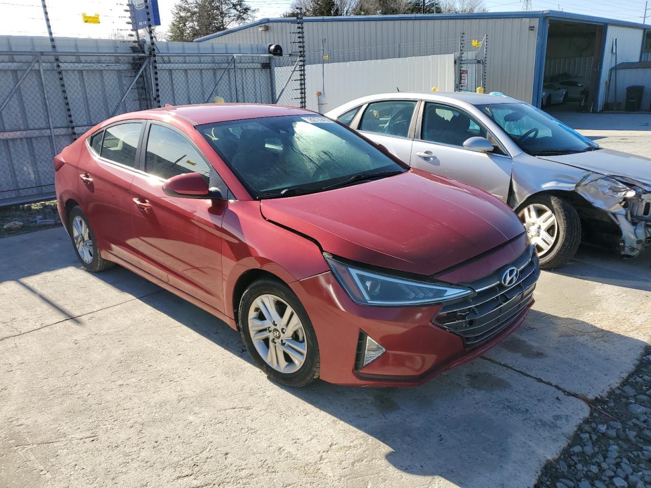 2019 HYUNDAI ELANTRA SE - Фото 4