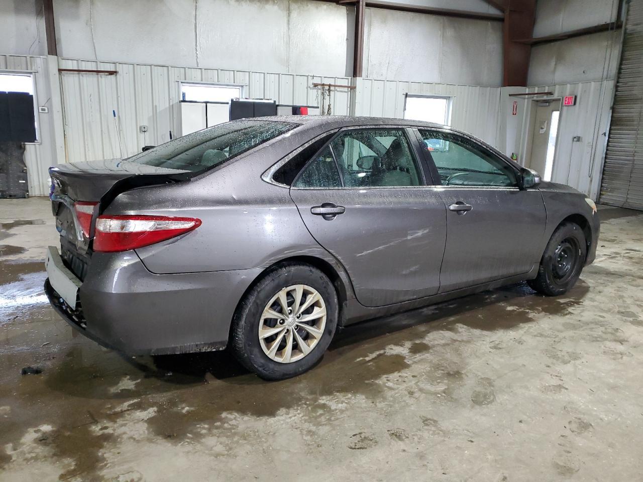 2016 TOYOTA CAMRY LE - Фото 3