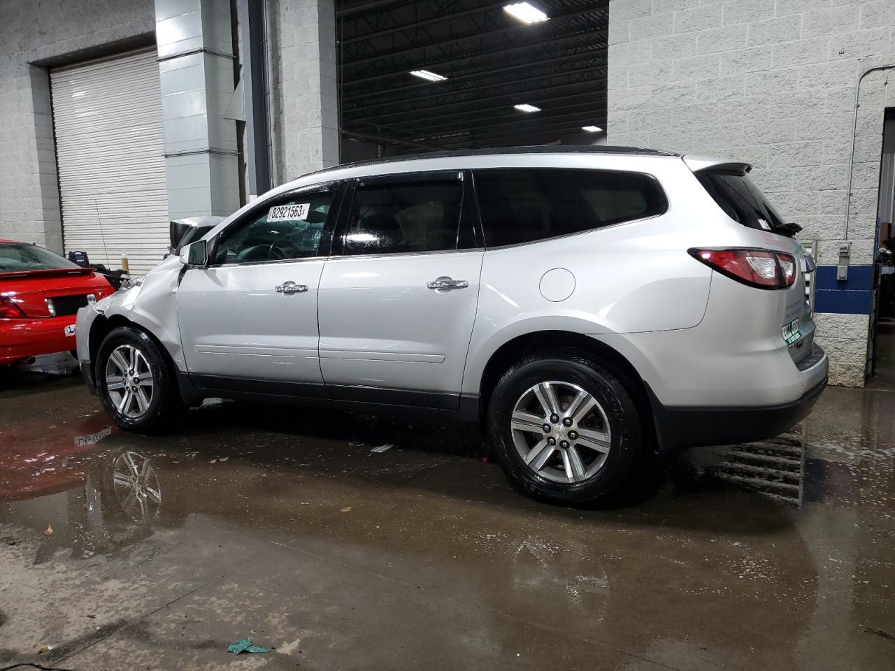 2015 CHEVROLET TRAVERSE L - Image 2