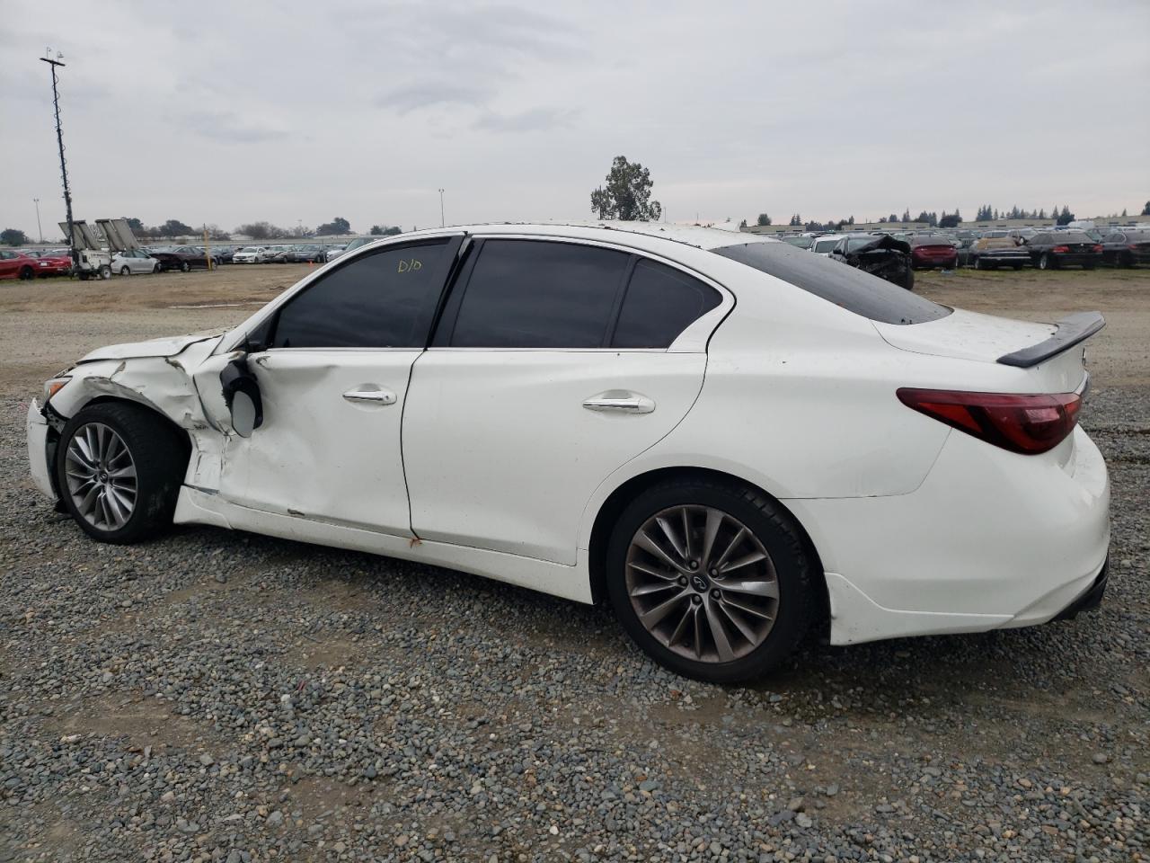 2018 INFINITI Q50 LUXE - Фото 2