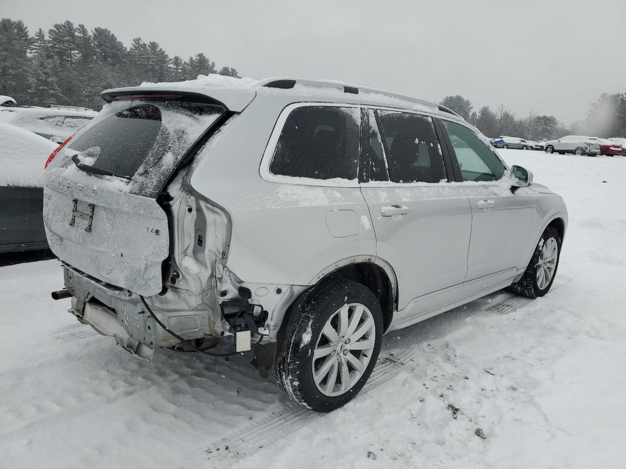 2016 VOLVO XC90 T6 - Фото 3