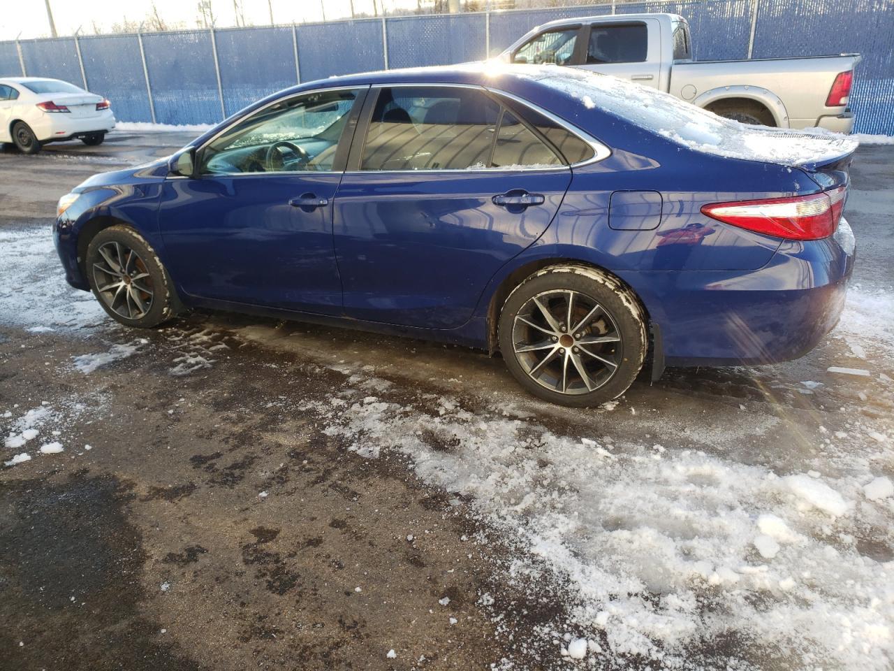2015 TOYOTA CAMRY LE - Фото 2