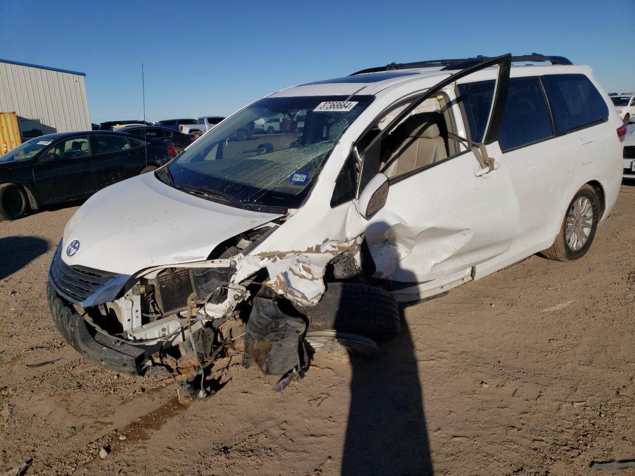 2014 TOYOTA SIENNA XLE car image