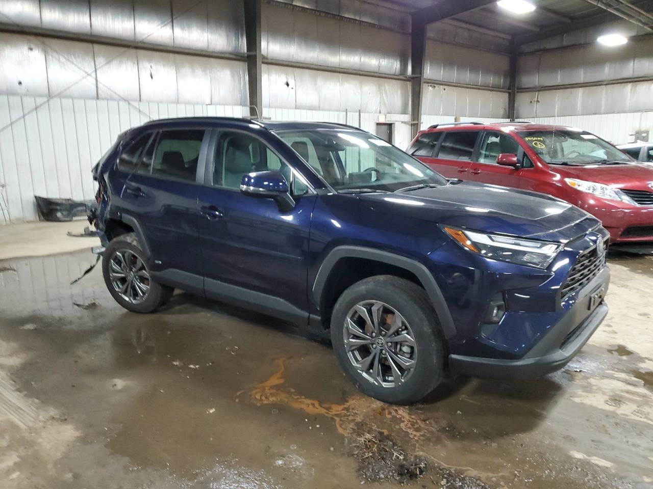 2022 TOYOTA RAV4 XLE P - Image 4