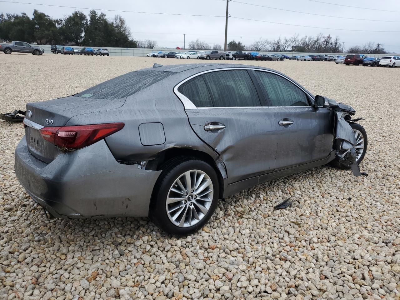 2018 INFINITI Q50 LUXE - Image 3