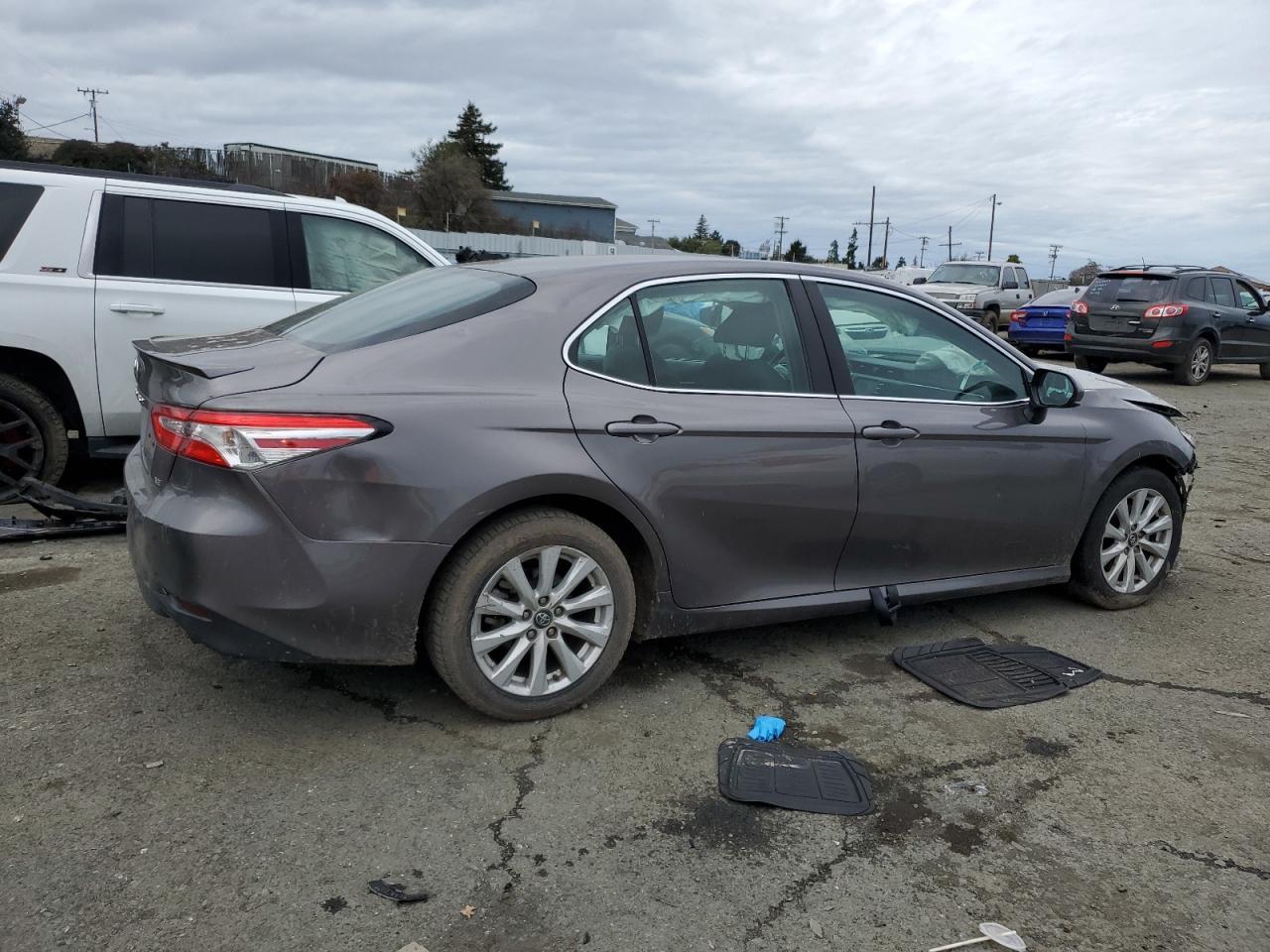2018 TOYOTA CAMRY L - Фото 3