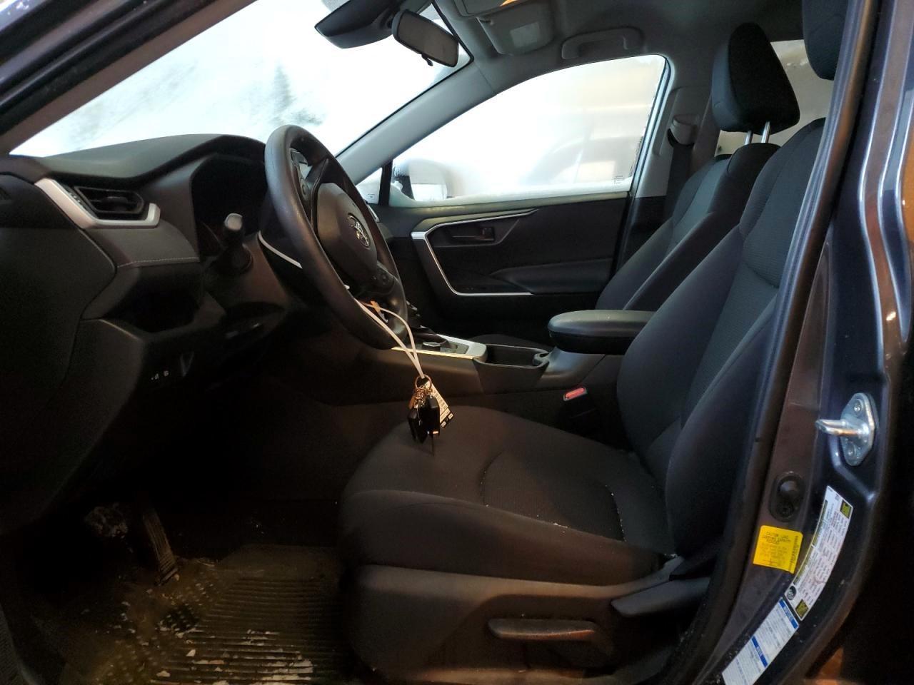 2021 TOYOTA RAV4 LE - Фото 7