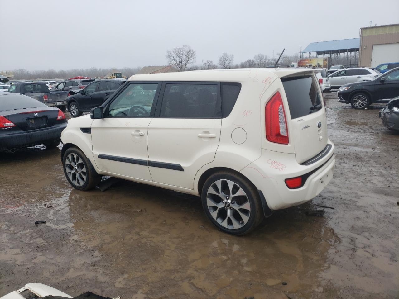 2013 KIA SOUL + - Image 2