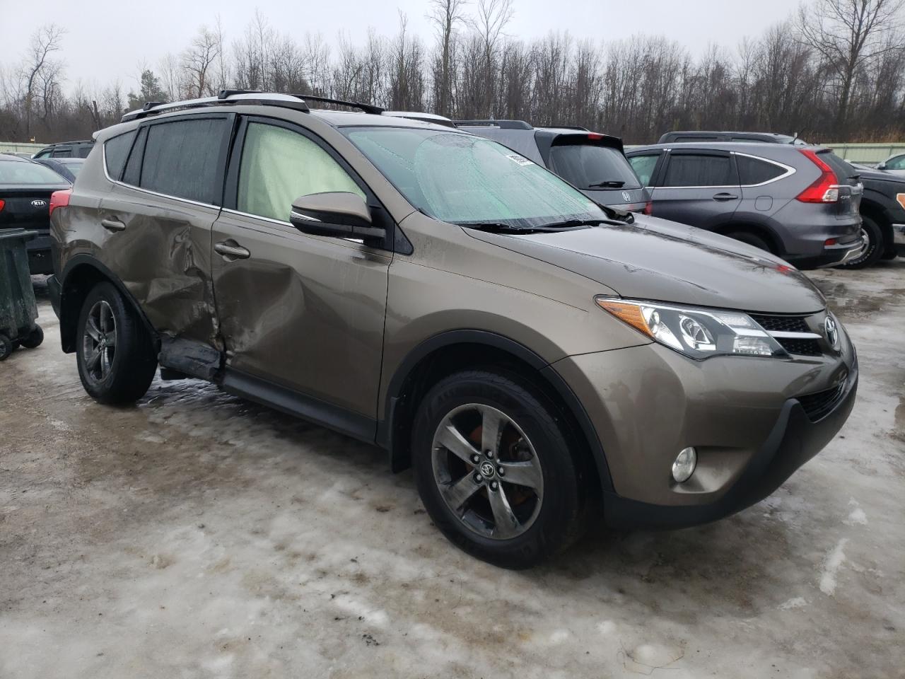 2015 TOYOTA RAV4 XLE - Фото 4