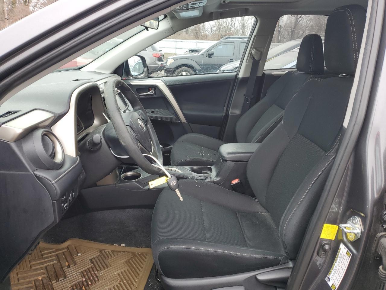 2015 TOYOTA RAV4 XLE - Image 7