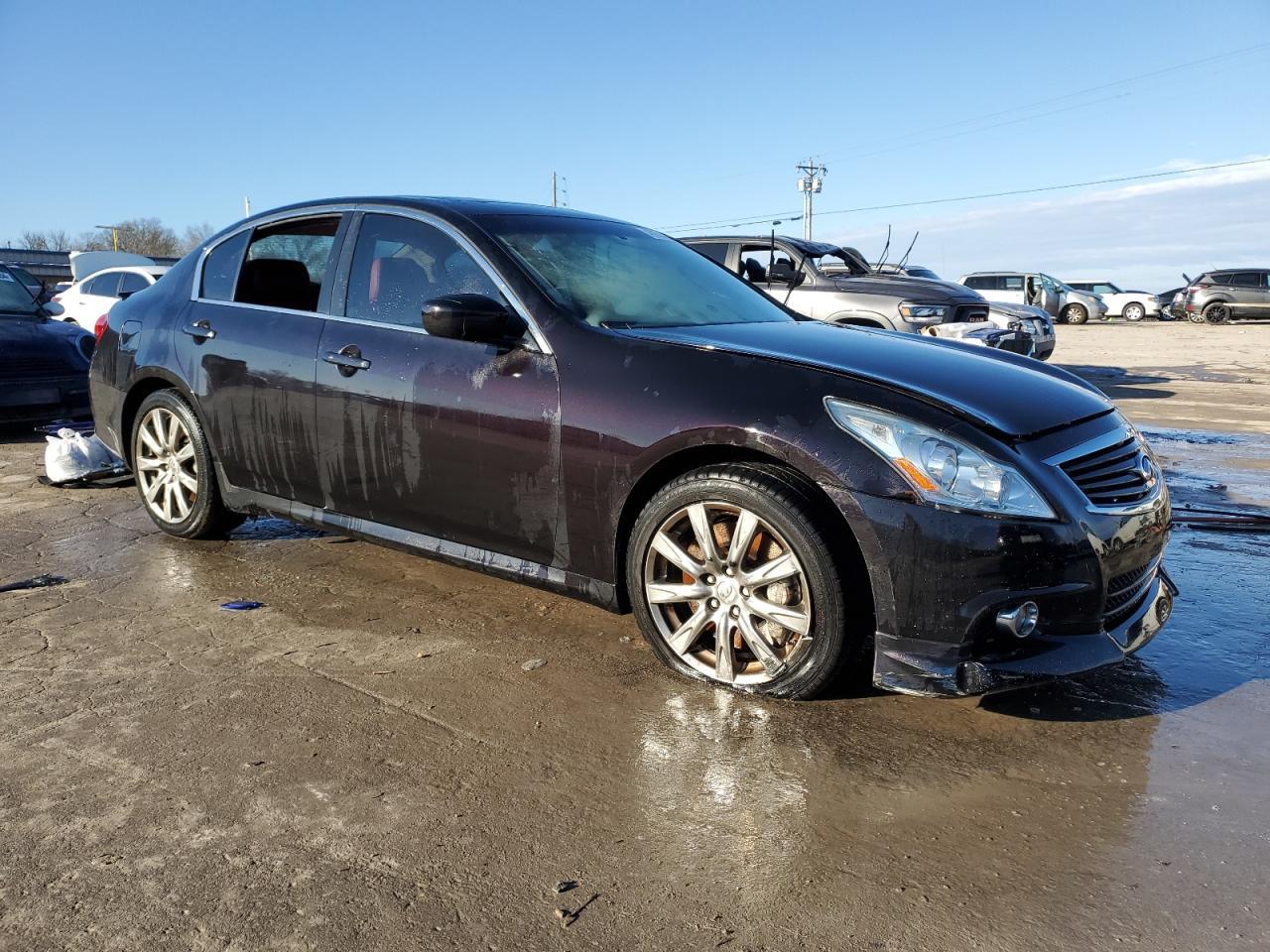 2011 INFINITI G37 BASE - Image 4