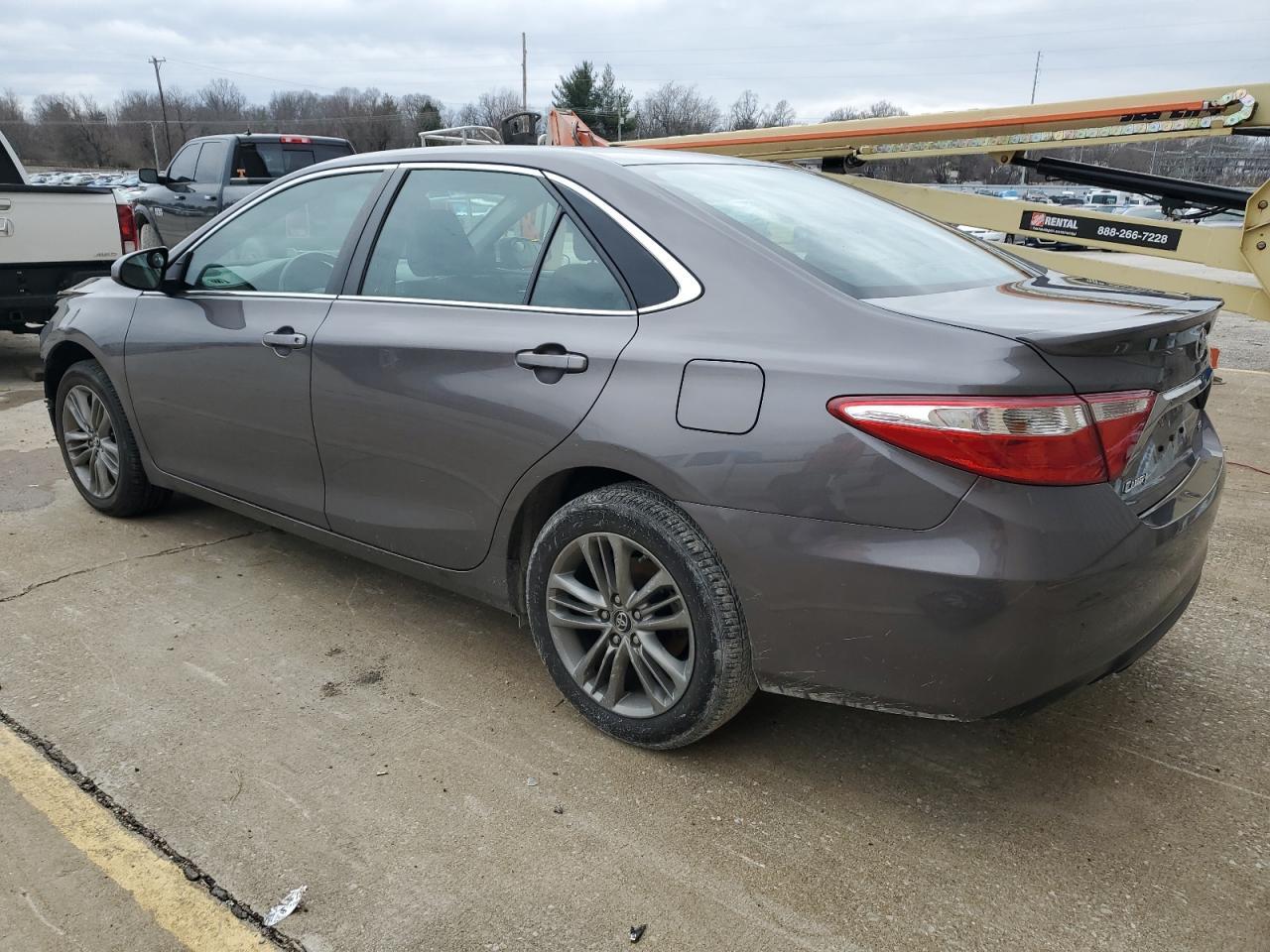 2017 TOYOTA CAMRY LE - Image 2