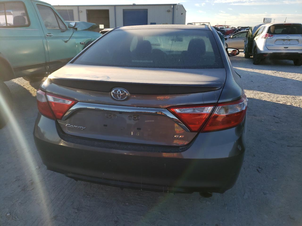 2016 TOYOTA CAMRY LE - Image 6