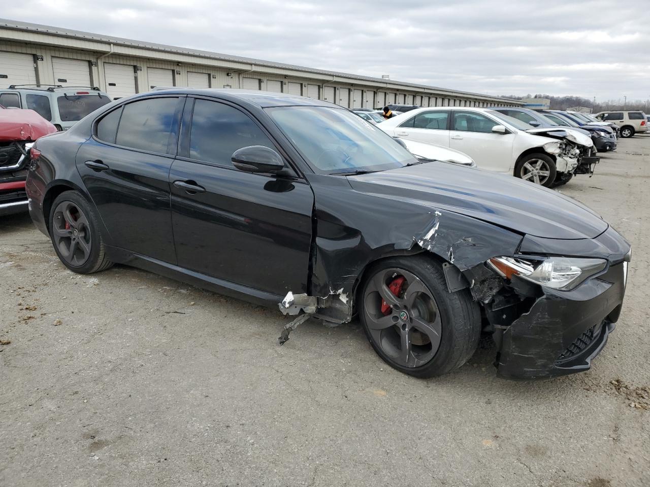 2017 ALFA ROMEO GIULIA - Фото 4