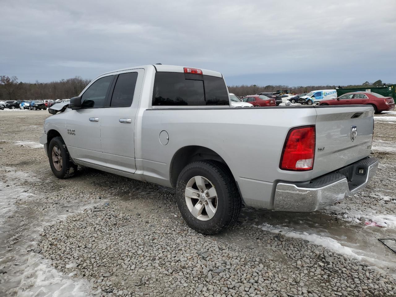 2015 RAM 1500 SLT - Фото 2