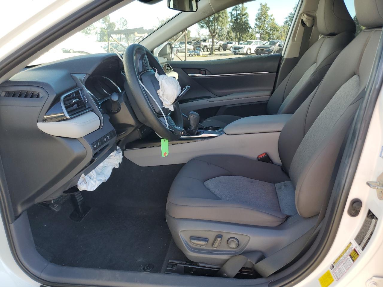 2019 TOYOTA CAMRY L - Фото 7