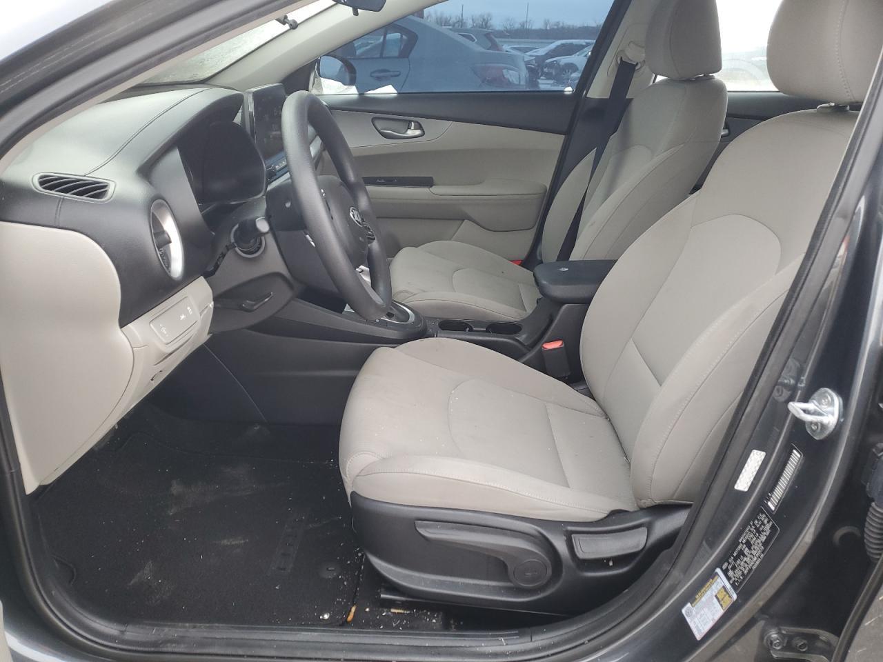 2021 KIA FORTE FE - Image 7