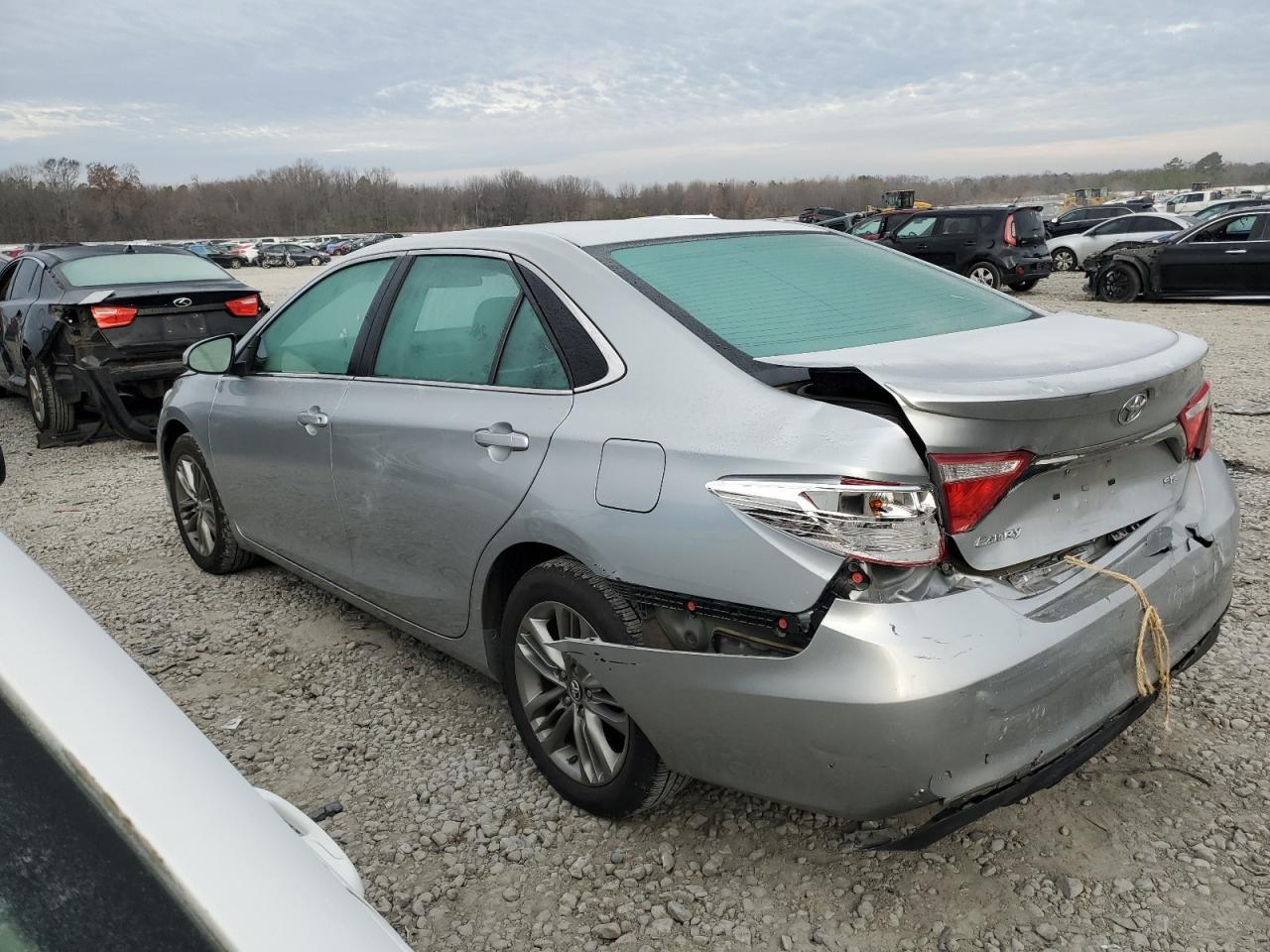 2017 TOYOTA CAMRY LE - Фото 2