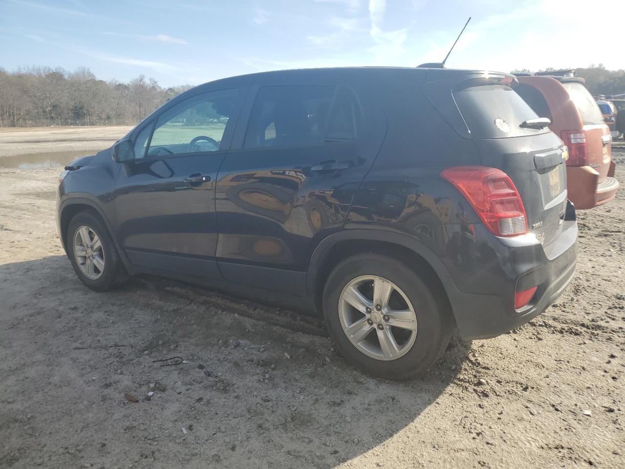 2021 CHEVROLET TRAX LS - Image 2