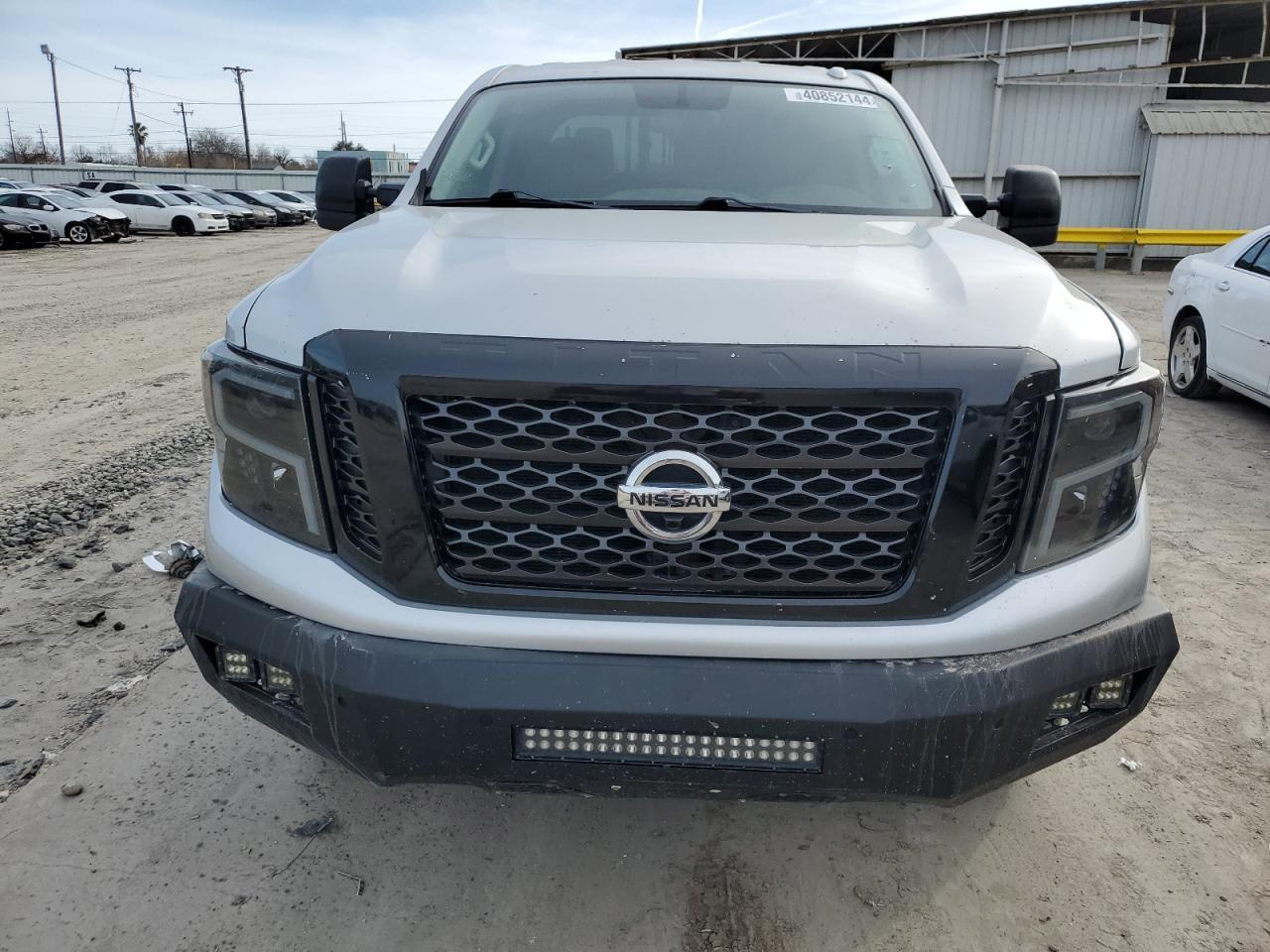 2017 NISSAN TITAN XD S - Image 5
