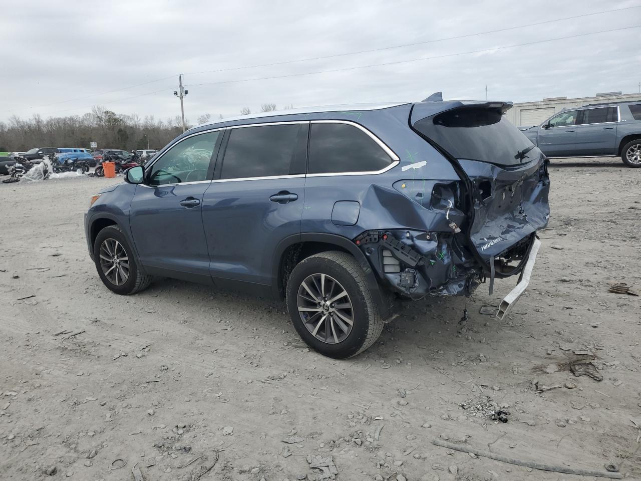 2019 TOYOTA HIGHLANDER - Image 2