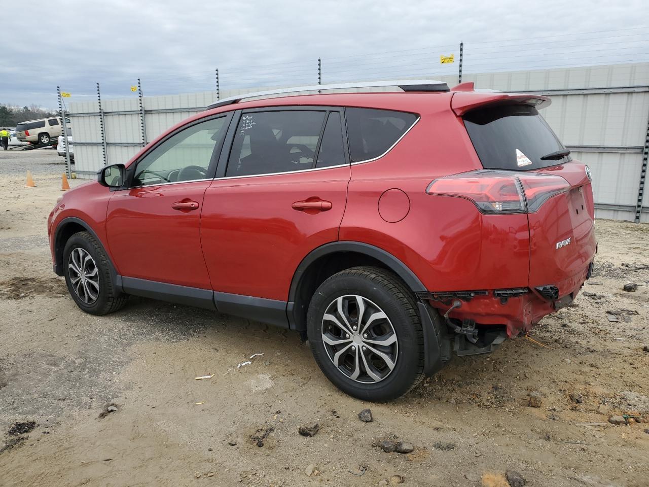 2017 TOYOTA RAV4 LE - Фото 2