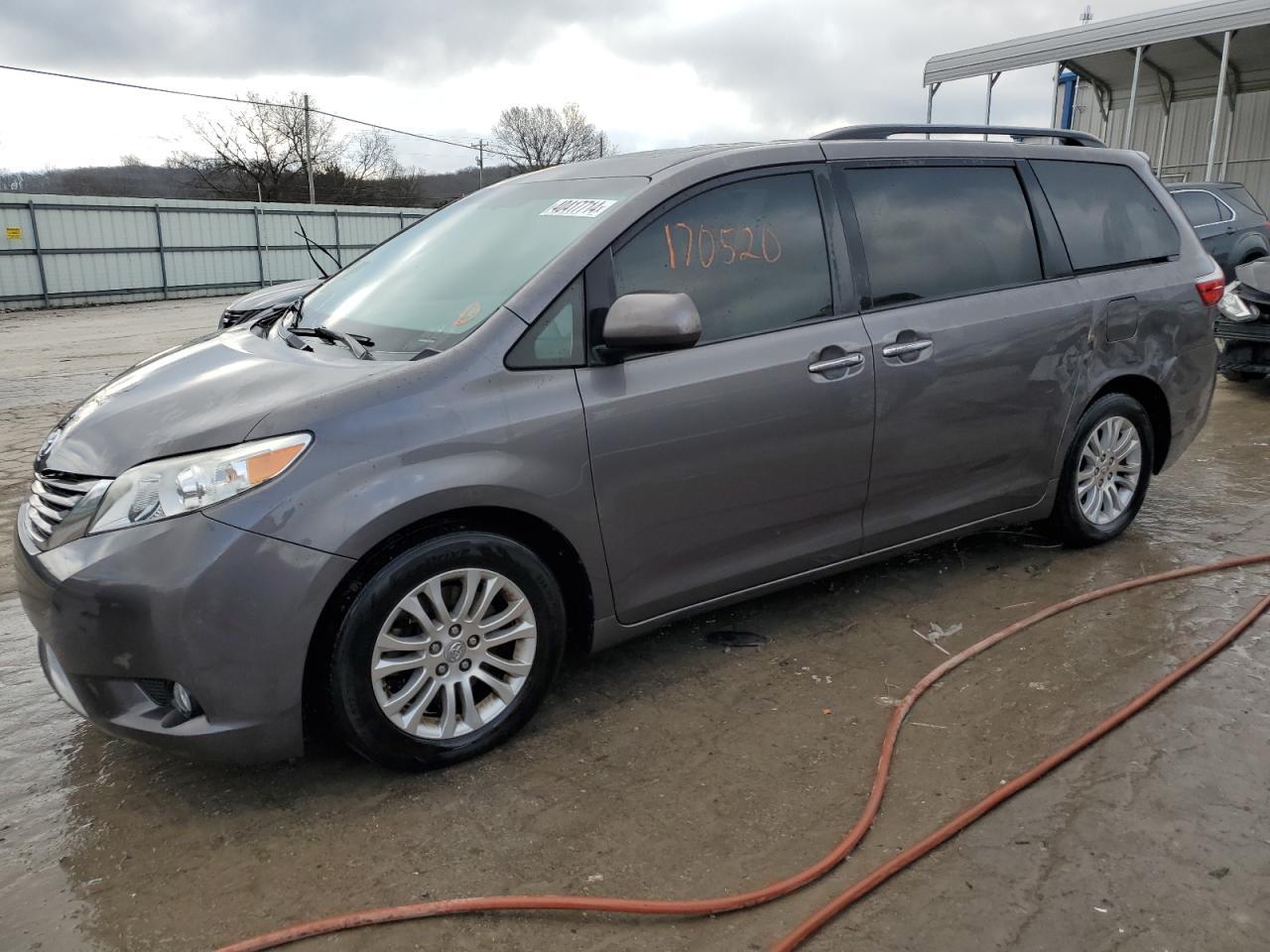 2015 TOYOTA SIENNA XLE