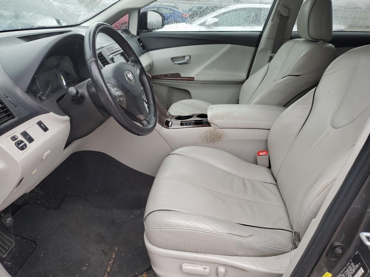 2011 TOYOTA VENZA - Фото 7