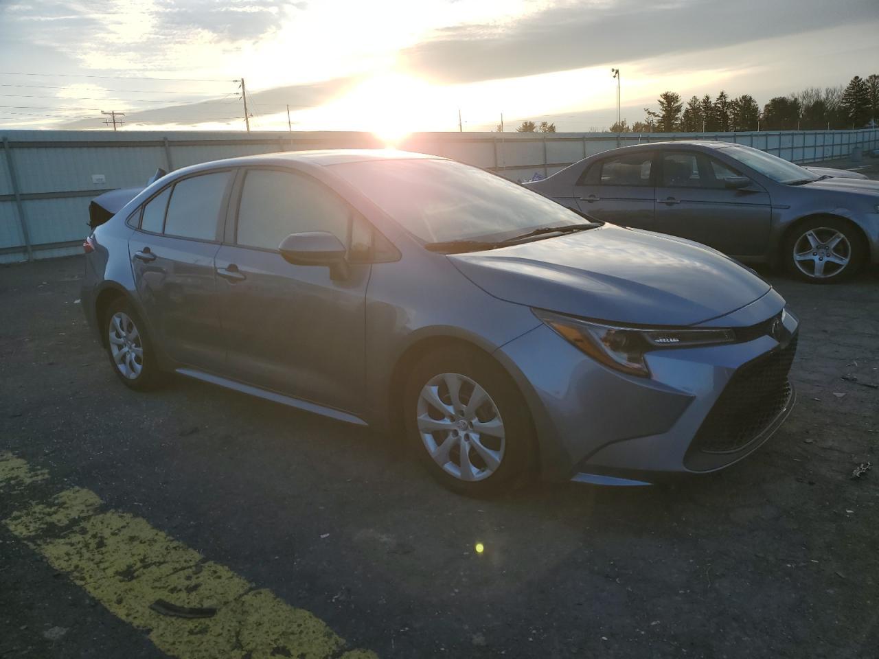 2021 TOYOTA COROLLA LE - Фото 4
