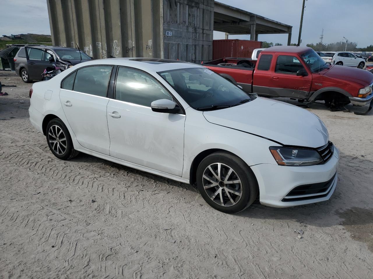 2017 VOLKSWAGEN JETTA SE - Image 4