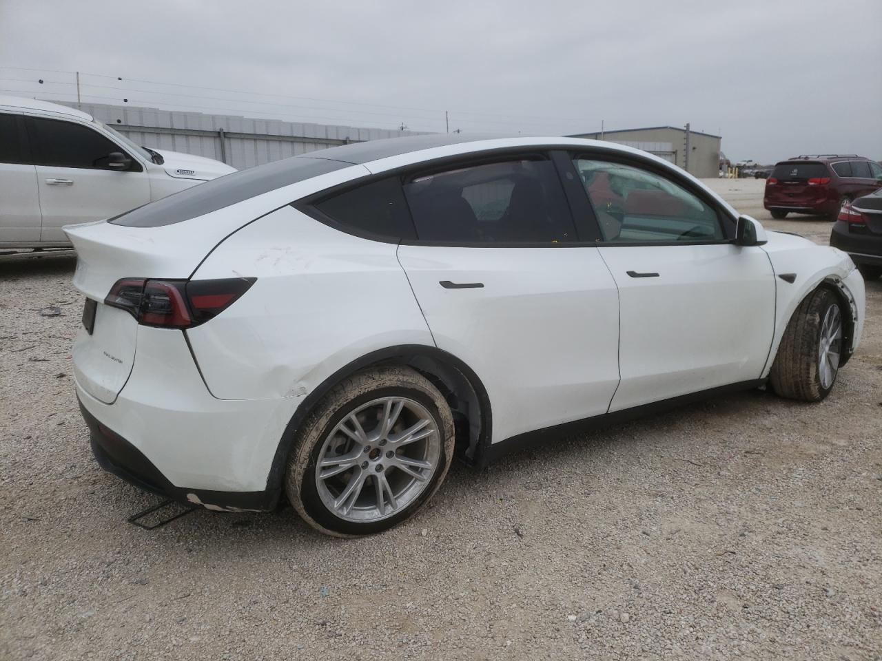 2023 TESLA MODEL Y - Фото 3