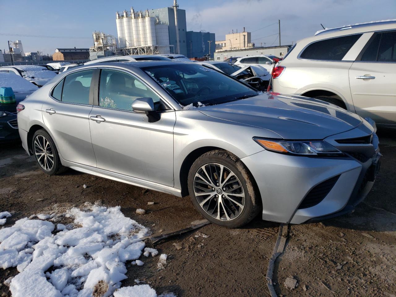 2020 TOYOTA CAMRY SE - Фото 4