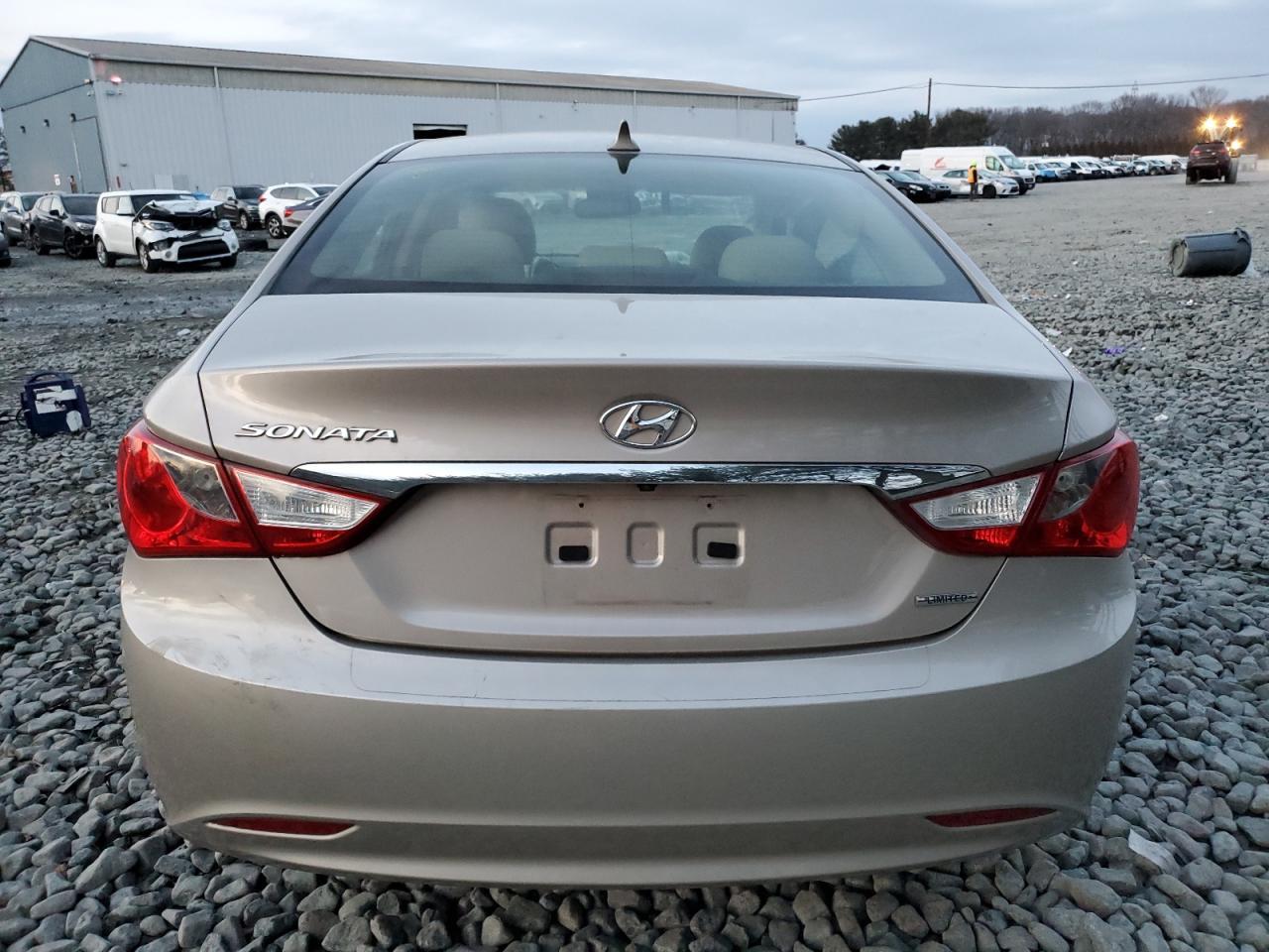 2011 HYUNDAI SONATA SE - Фото 6