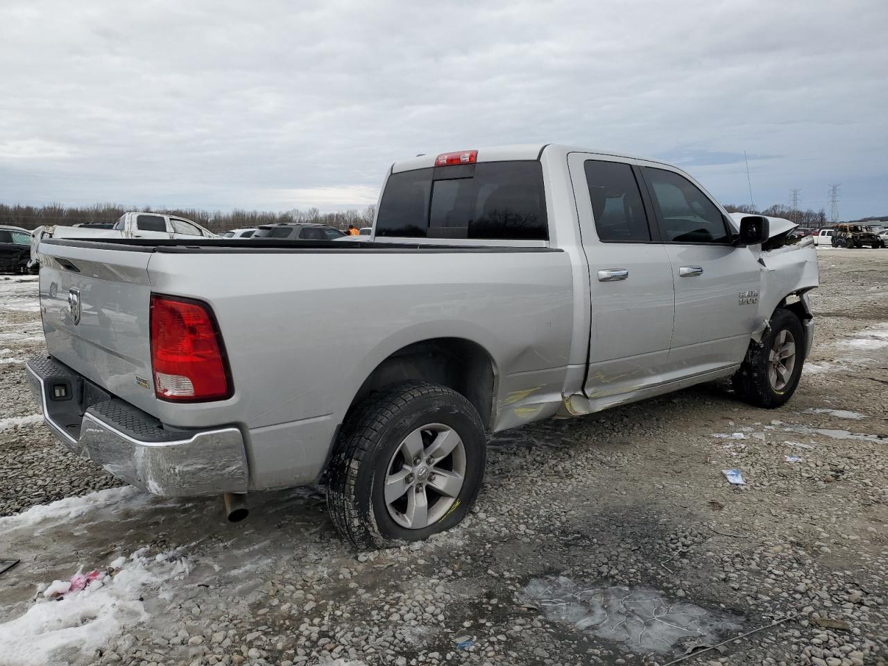 2015 RAM 1500 SLT - Фото 3