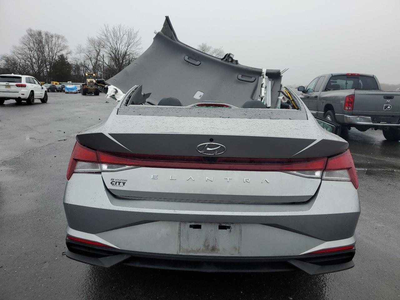 2022 HYUNDAI ELANTRA SE - Фото 6