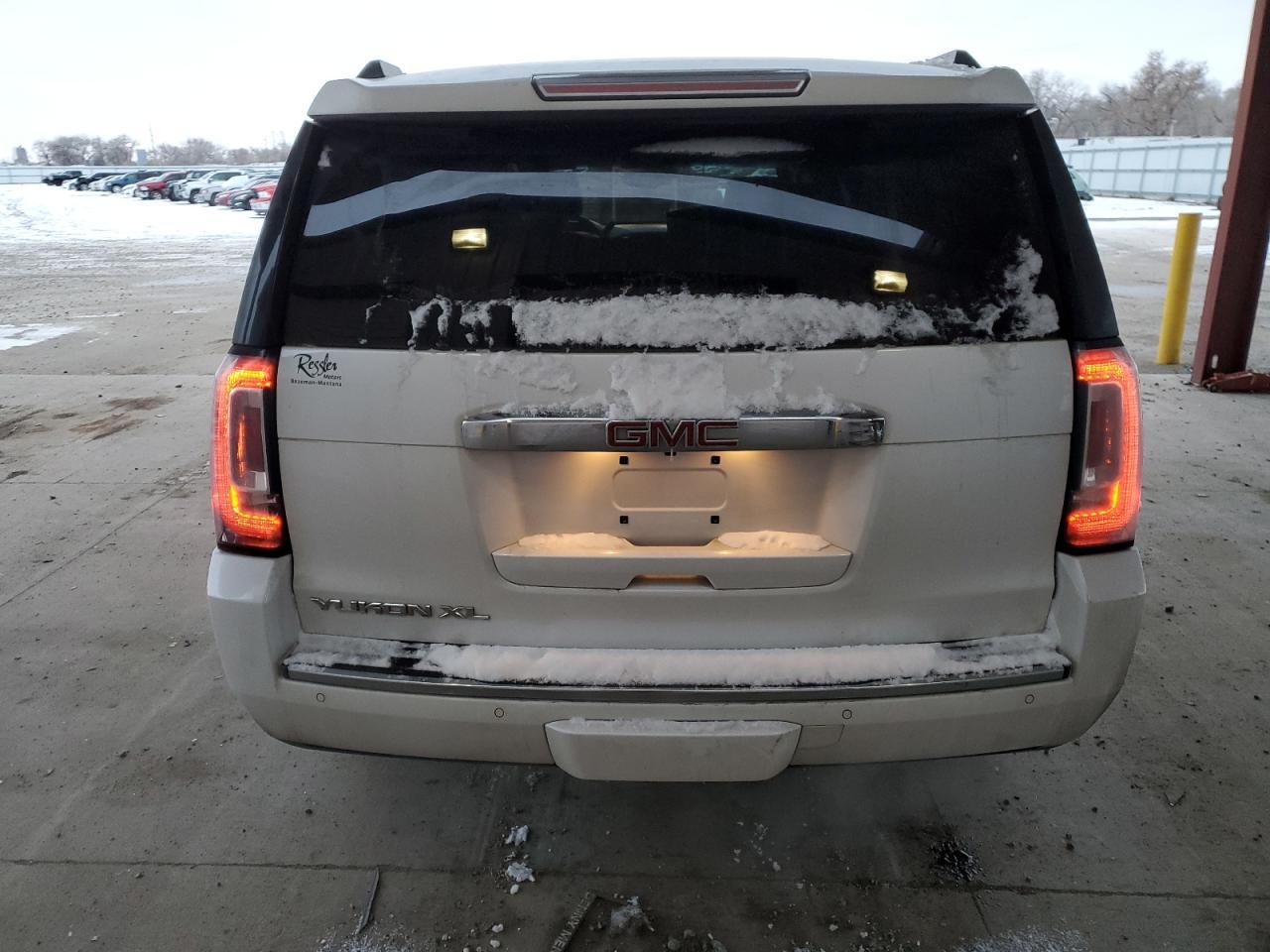 2016 GMC YUKON XL D - Фото 6