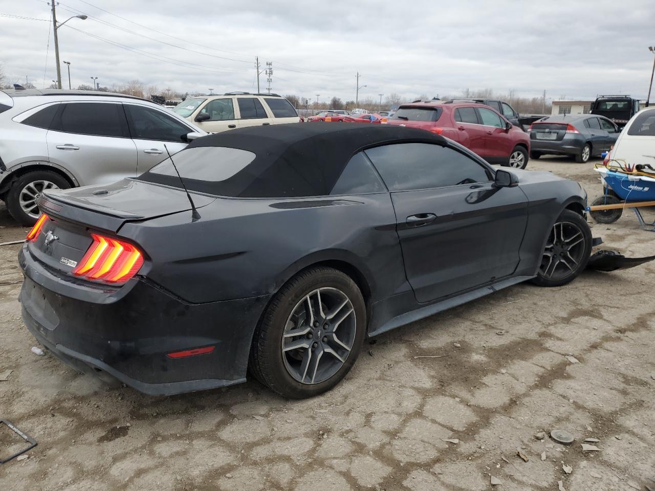 2018 FORD MUSTANG - Фото 3
