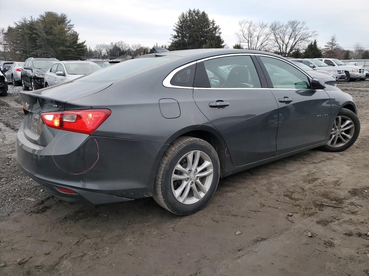 2017 CHEVROLET MALIBU LT - Image 3