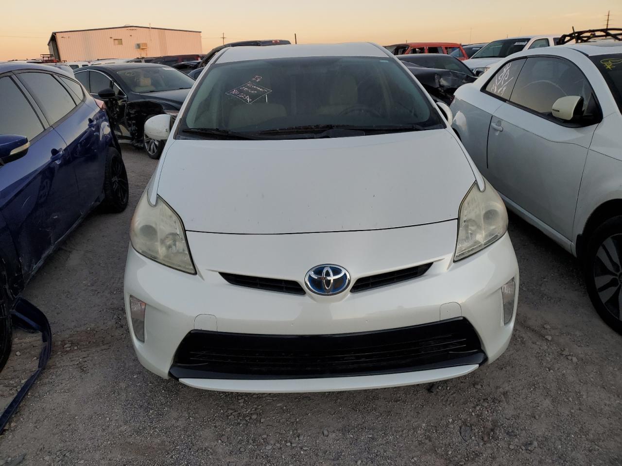 2015 TOYOTA PRIUS - Image 5