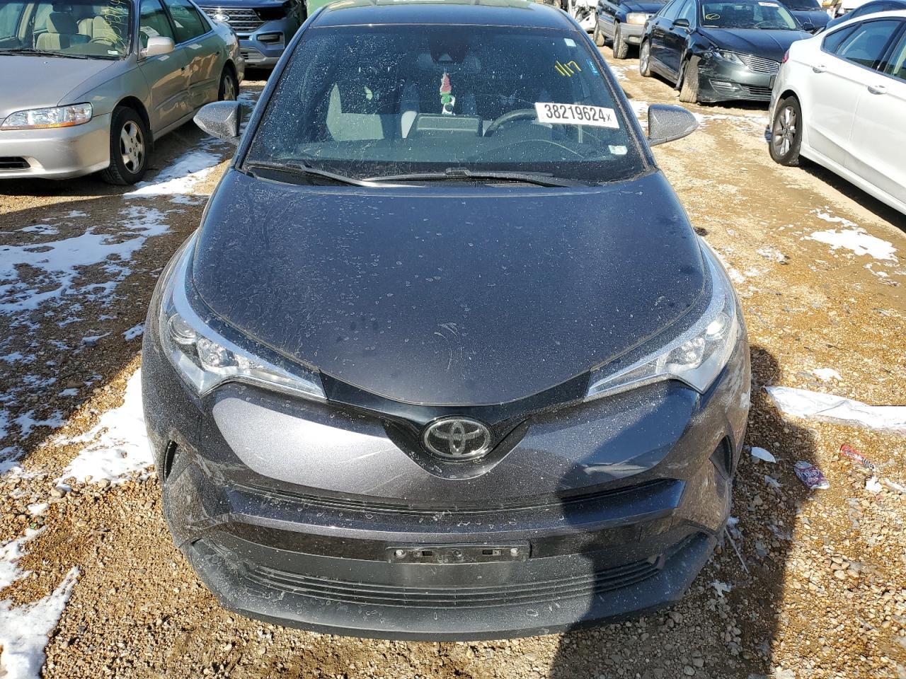 2019 TOYOTA C-HR XLE - Image 5