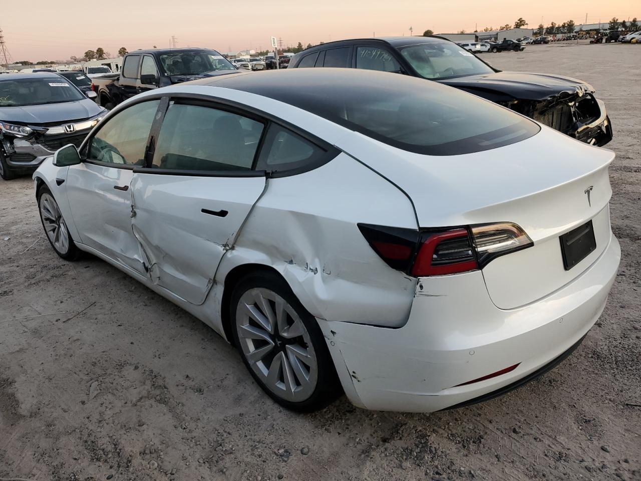 2021 TESLA MODEL 3 - Фото 2