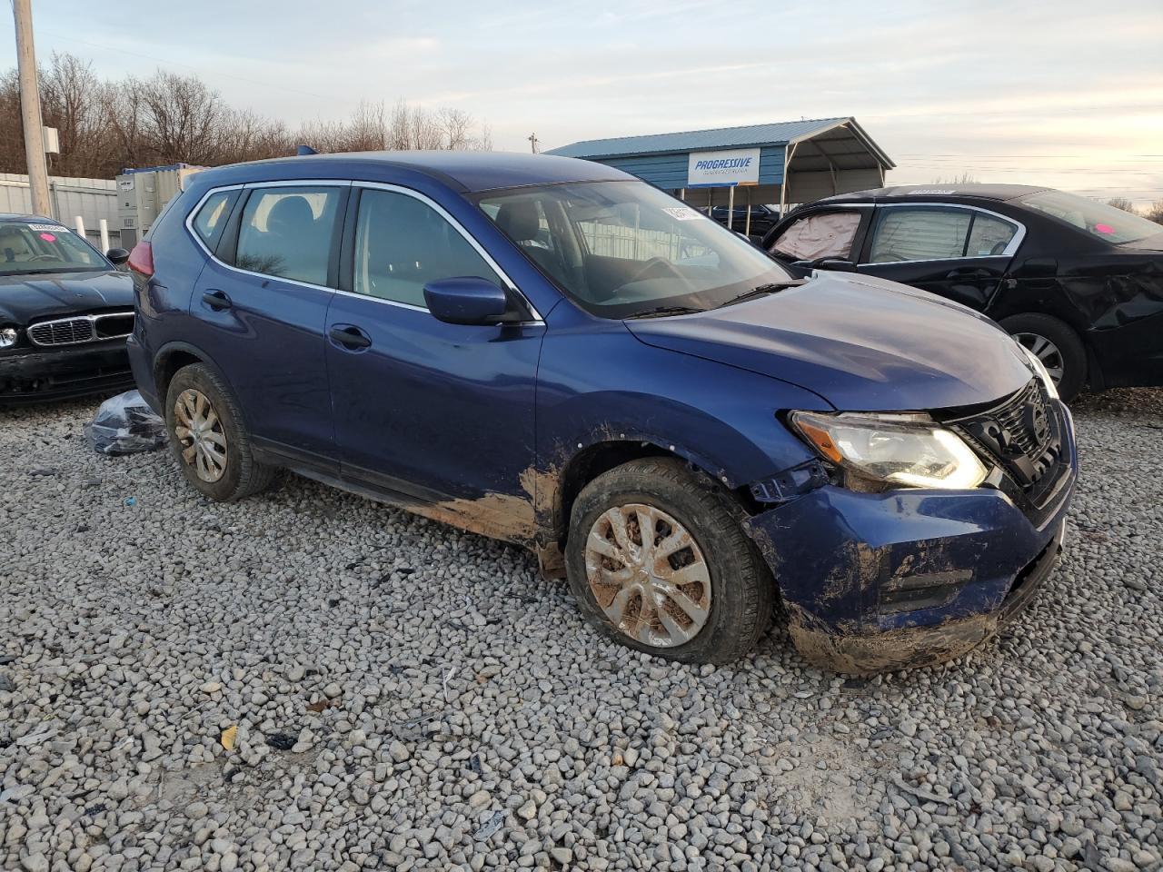 2017 NISSAN ROGUE S - Image 4