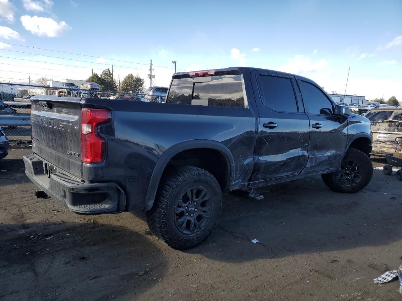 2023 CHEVROLET SILVERADO - Фото 3