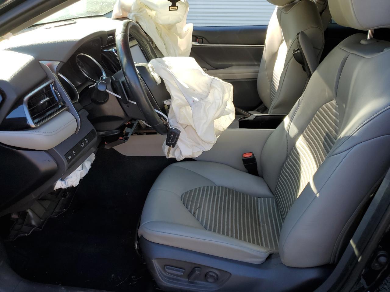 2020 TOYOTA CAMRY SE - Image 7