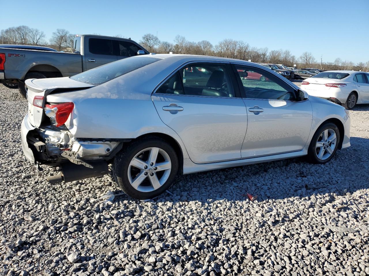 2014 TOYOTA CAMRY L - Фото 3