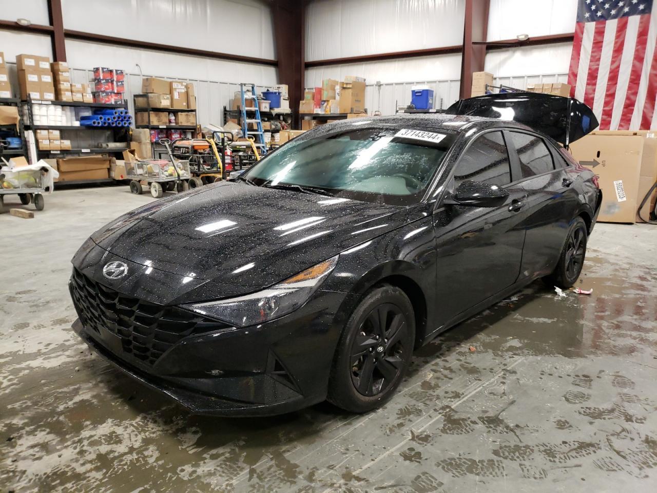 2022 HYUNDAI ELANTRA SE