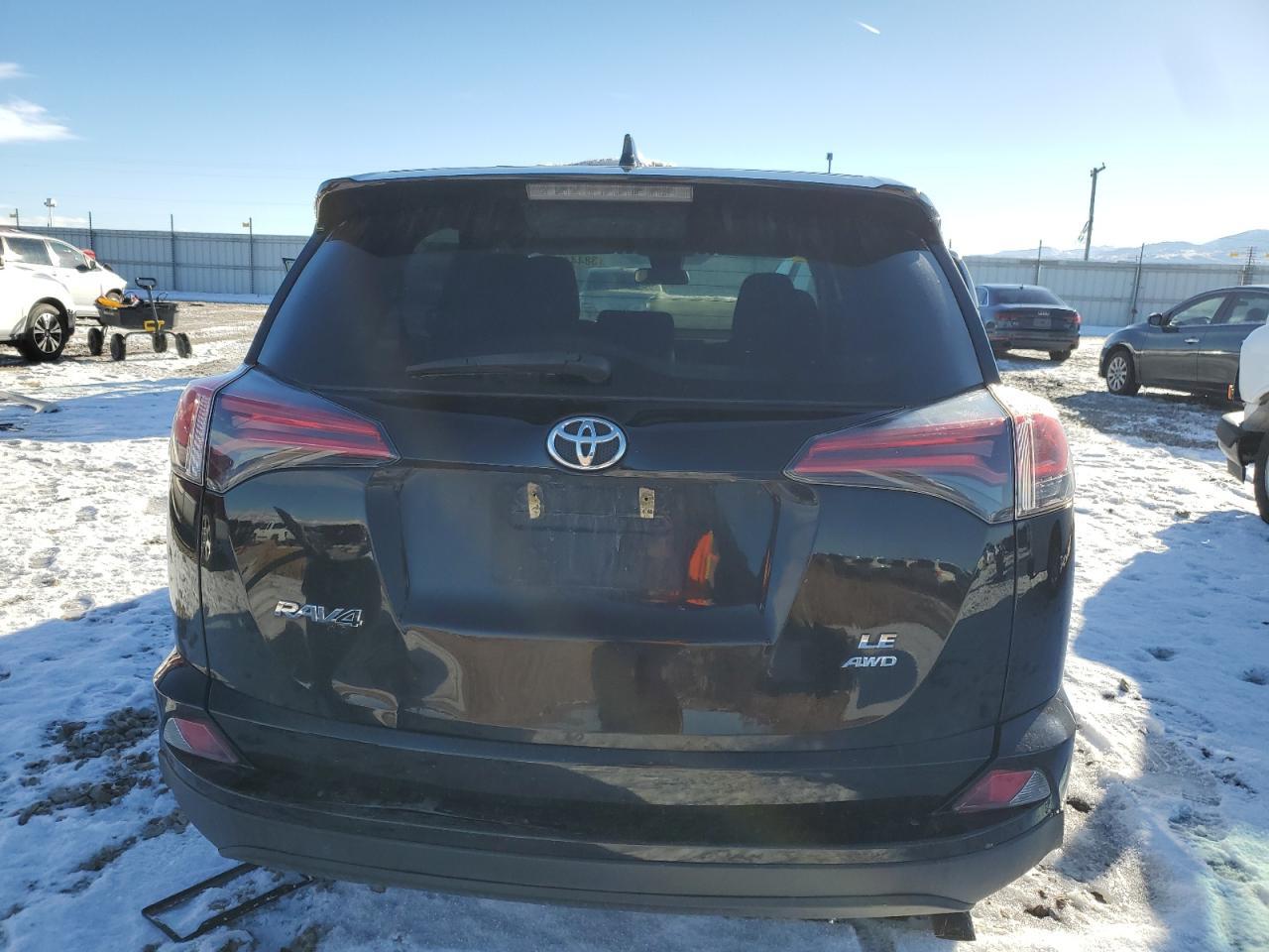2018 TOYOTA RAV4 LE - Фото 6
