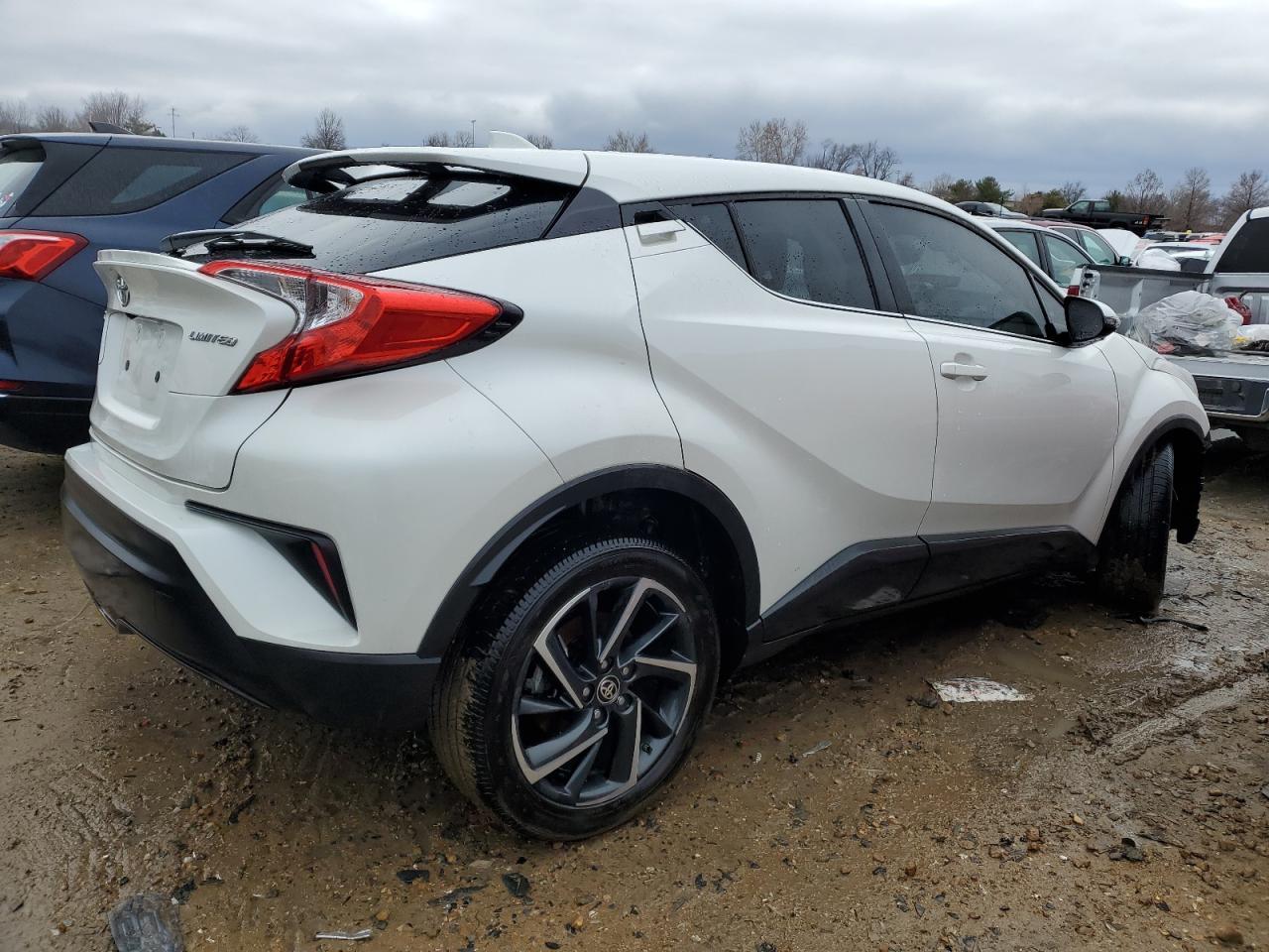2021 TOYOTA C-HR XLE - Фото 3